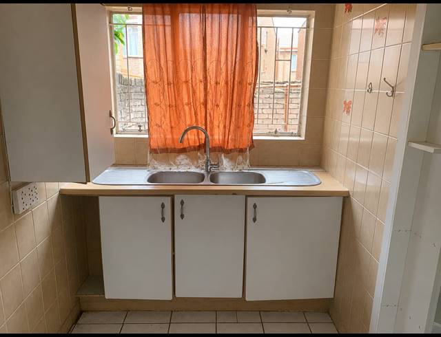 3 BEDROOM APARTMENT FOR SALE IN VEREENIGING CENTRAL